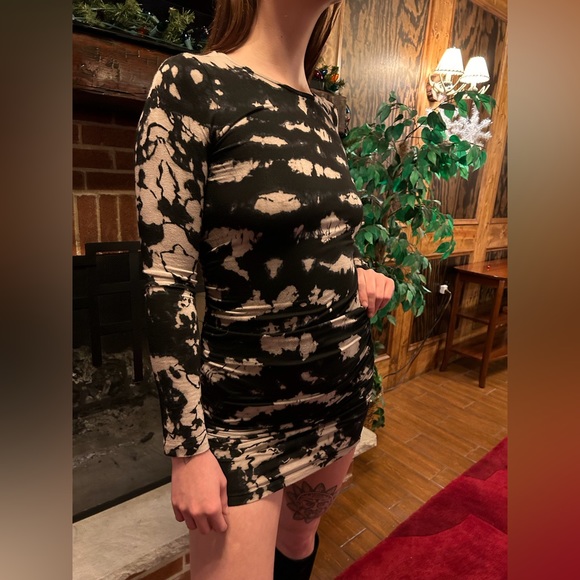 GYPSY BODY CONTOUR DRESS S-S - Picture 3 of 12